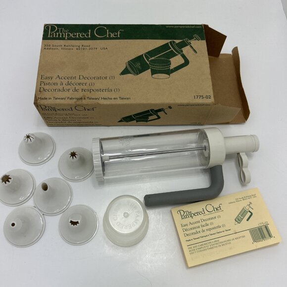 PAMPERED CHEF EASY ACCENT DECORATOR 1775-02 IN BOX CAKE DECORATOR - Picture 1 of 7